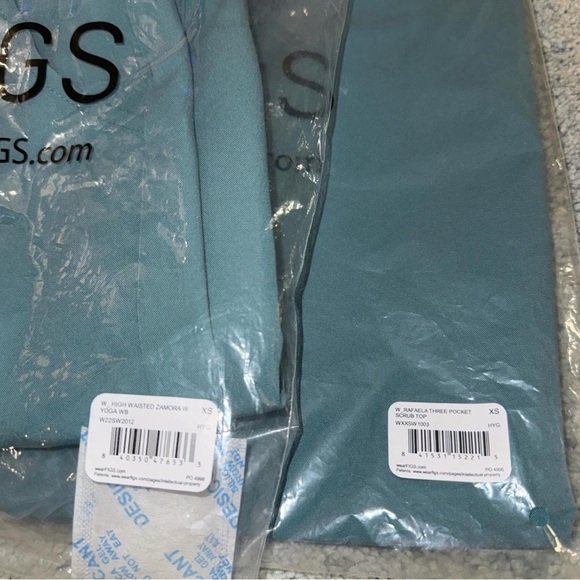 FIGS blue/teal Rafaela top & high waisted Zamora matching set - Picture 5 of 5